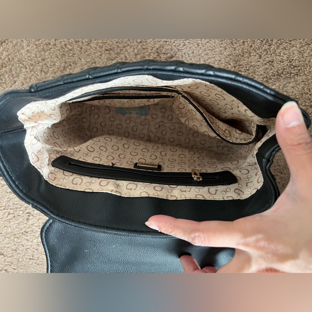 Guess backpack 🎒 - Picture 3 of 6